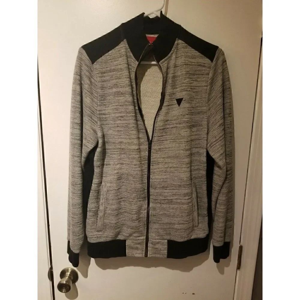 Women's Gray Long Sleeve Guess Zip Up Sweater Size M, preowned, excellent cond.